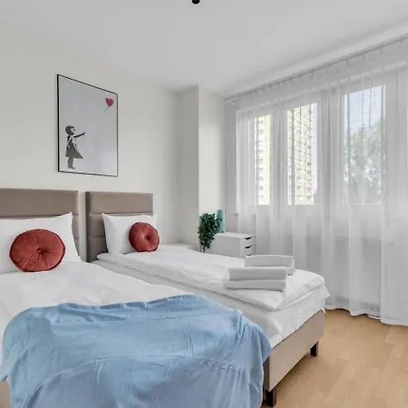Apartment Sleeping&living 2br Metro Wilanowska