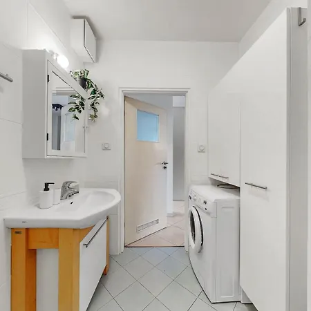Sleeping&living 2br Metro Wilanowska Warschau