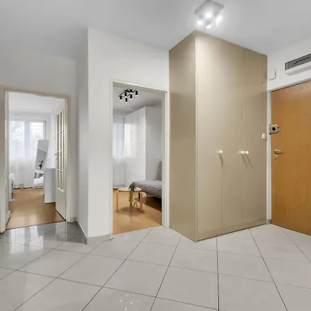 Apartment Sleeping&living 2br Metro Wilanowska